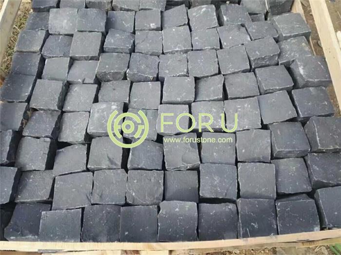 Chinese Cheap G685 Granite 10x10x5cm Cobbles for paving Black Basalt1