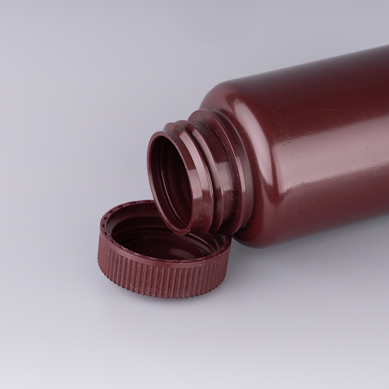 What materials are commonly used in manufacturing 15 mL conical screw cap tubes, and how do these materials affect their durability and suitability for different applications?